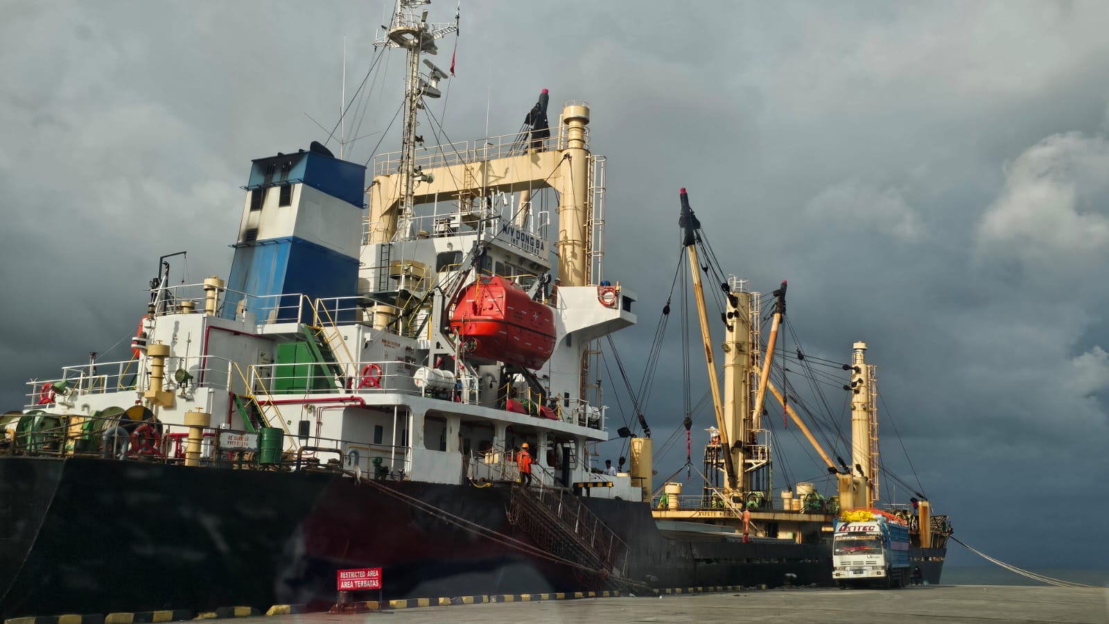 Gallery Alfatih Shipping